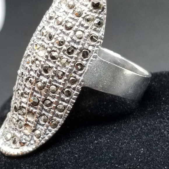 Sterling Silver Marchasite Ring sz. 8 - Picture 3 of 5